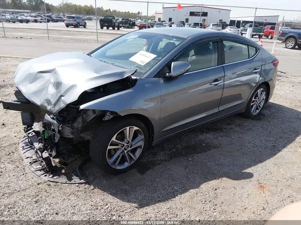 KMHD84LF5HU331867 2017 HYUNDAI ELANTRA - Image 2