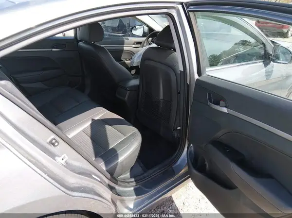 KMHD84LF5HU331867 2017 HYUNDAI ELANTRA - Image 8