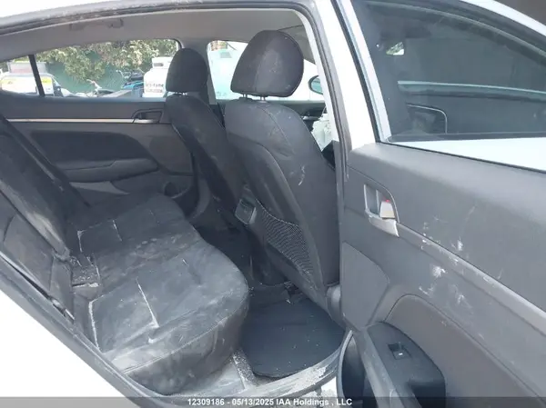 KMHD84LF5HU334865 2017 HYUNDAI ELANTRA - Image 8