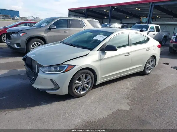 KMHD84LF5HU351066 2017 HYUNDAI ELANTRA - Image 2