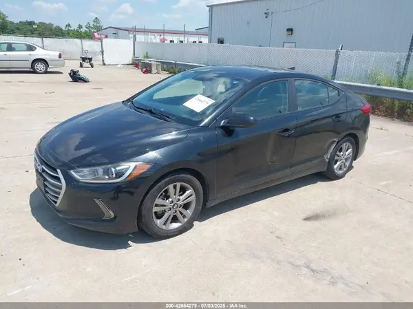 KMHD84LF5HU361192 2017 HYUNDAI ELANTRA - Image 2