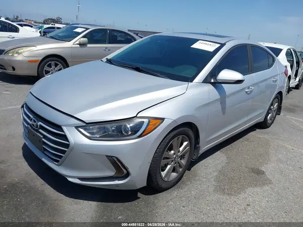 KMHD84LF5HU361273 2017 HYUNDAI ELANTRA - Image 2
