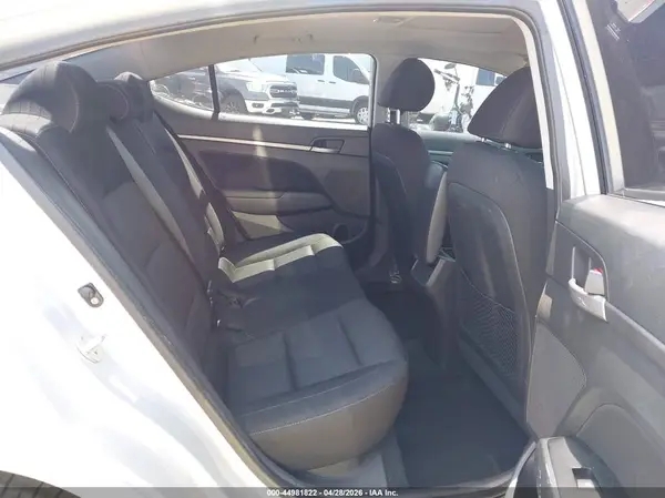 KMHD84LF5HU361273 2017 HYUNDAI ELANTRA - Image 8