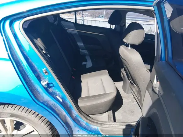 KMHD84LF5HU363122 2017 HYUNDAI ELANTRA - Image 8