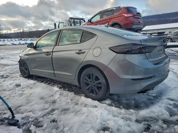 KMHD84LF5HU371270 2017 HYUNDAI ELANTRA - Image 2