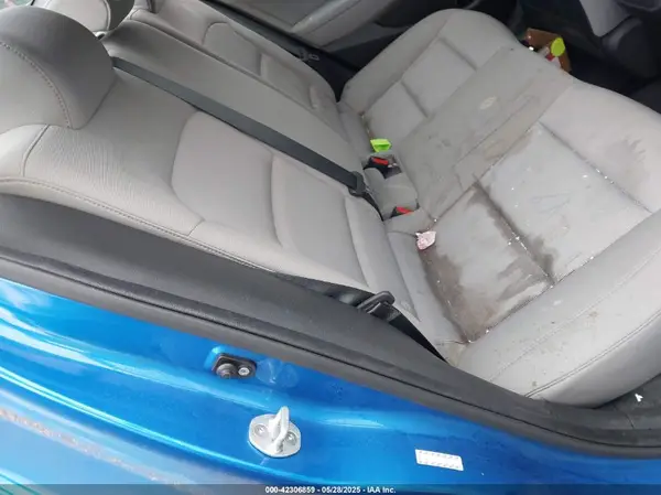 KMHD84LF5HU371592 2017 HYUNDAI ELANTRA - Image 8