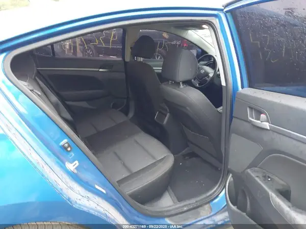 KMHD84LF5HU379479 2017 HYUNDAI ELANTRA - Image 8