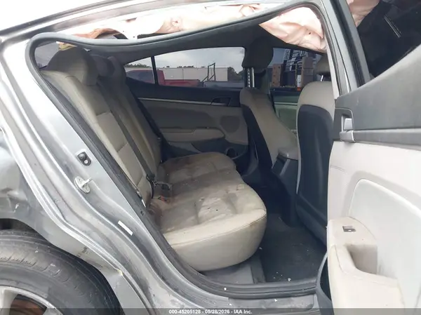 KMHD84LF5HU401268 2017 HYUNDAI ELANTRA - Image 8