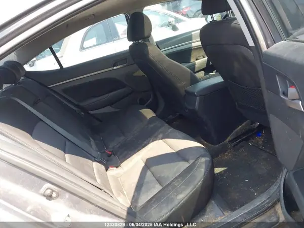 KMHD84LF5HU403019 2017 HYUNDAI ELANTRA - Image 8