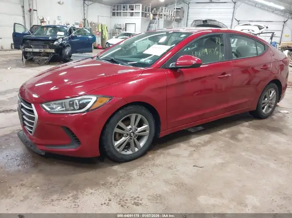 KMHD84LF5HU405840 2017 HYUNDAI ELANTRA - Image 2