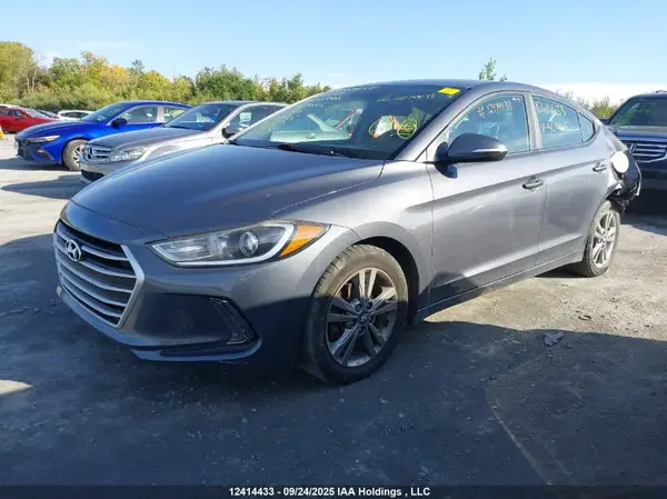 KMHD84LF5HU420645 2017 HYUNDAI ELANTRA - Image 2