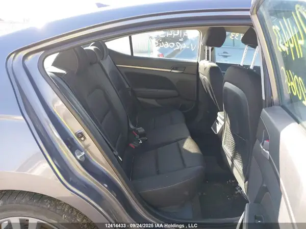KMHD84LF5HU420645 2017 HYUNDAI ELANTRA - Image 8