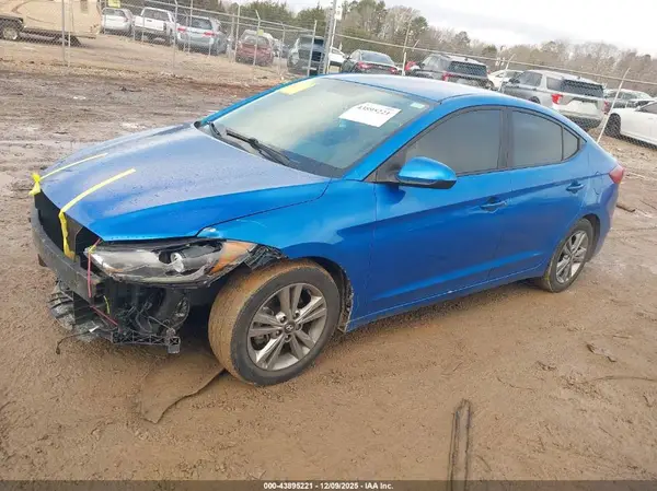 KMHD84LF5HU422489 2017 HYUNDAI ELANTRA - Image 2