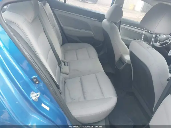 KMHD84LF5HU422489 2017 HYUNDAI ELANTRA - Image 8