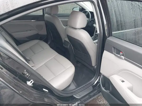 KMHD84LF5JU449228 2018 HYUNDAI ELANTRA - Image 8