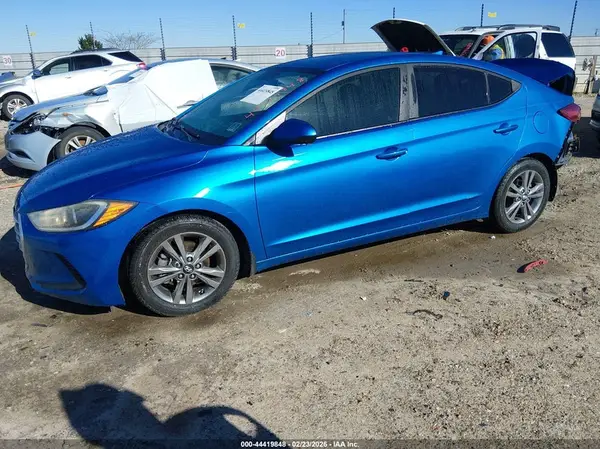 KMHD84LF5JU471732 2018 HYUNDAI ELANTRA - Image 2