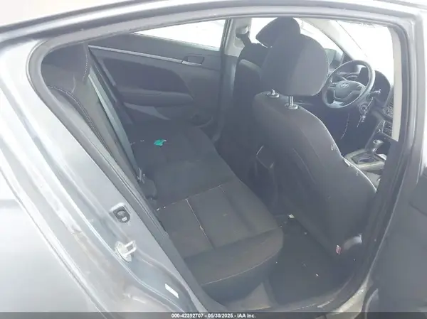 KMHD84LF5JU478082 2018 HYUNDAI ELANTRA - Image 8