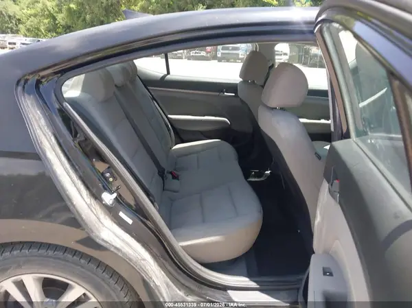 KMHD84LF5JU489454 2018 HYUNDAI ELANTRA - Image 8