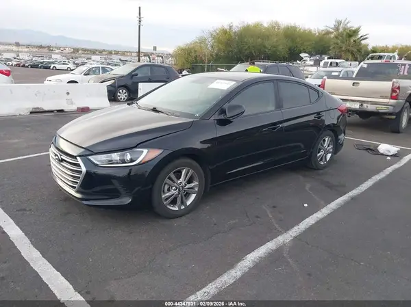 KMHD84LF5JU493424 2018 HYUNDAI ELANTRA - Image 2