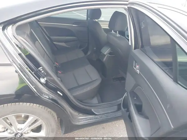 KMHD84LF5JU493424 2018 HYUNDAI ELANTRA - Image 8