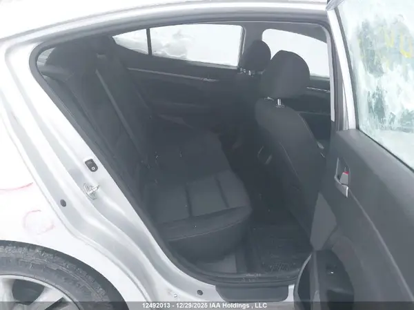 KMHD84LF5JU499420 2018 HYUNDAI ELANTRA - Image 8