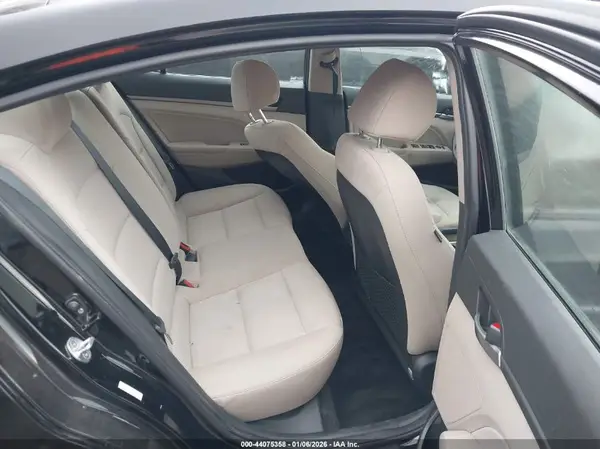 KMHD84LF5JU502963 2018 HYUNDAI ELANTRA - Image 8