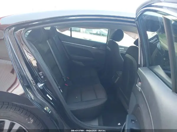 KMHD84LF5JU503076 2018 HYUNDAI ELANTRA - Image 8