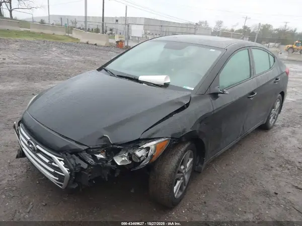 KMHD84LF5JU523280 2018 HYUNDAI ELANTRA - Image 2