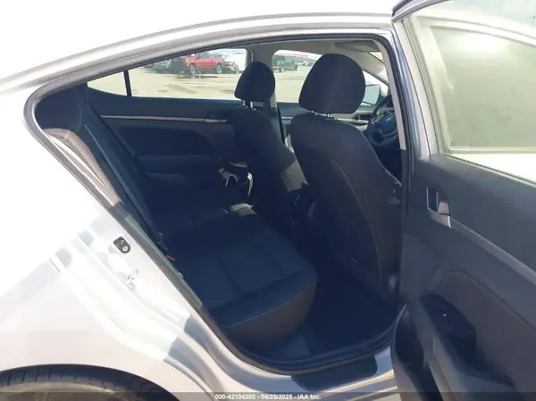 KMHD84LF5JU534201 2018 HYUNDAI ELANTRA - Image 8