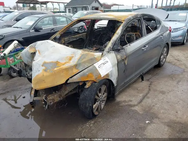 KMHD84LF5JU534893 2018 HYUNDAI ELANTRA - Image 2