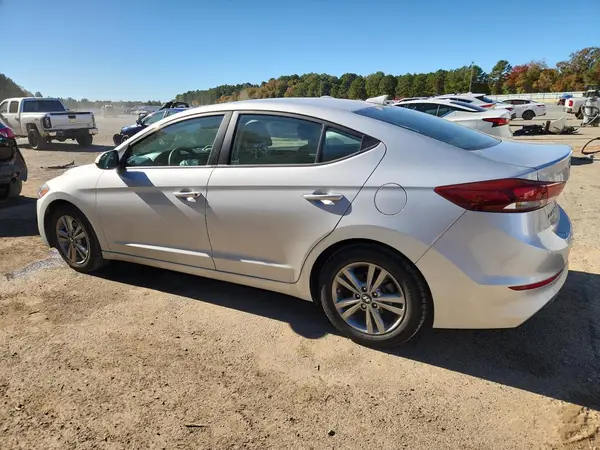 KMHD84LF5JU546798 2018 HYUNDAI ELANTRA - Image 2