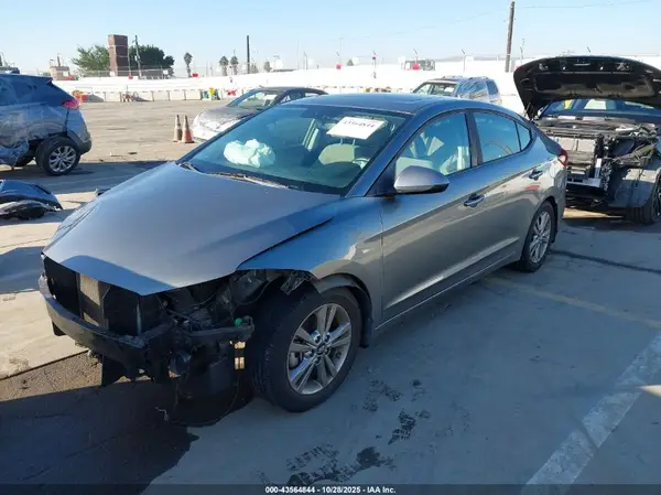 KMHD84LF5JU556490 2018 HYUNDAI ELANTRA - Image 2