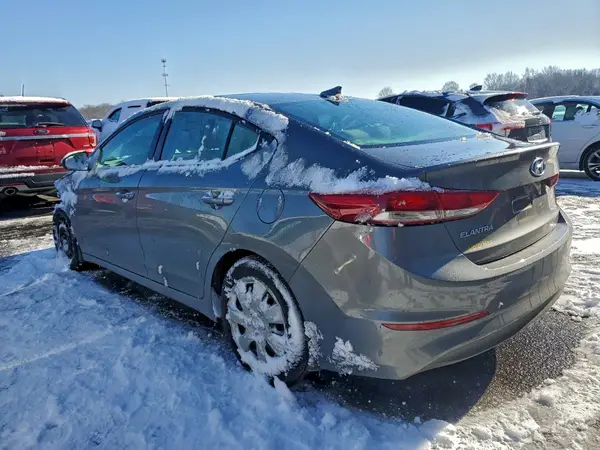 KMHD84LF5JU557509 2018 HYUNDAI ELANTRA - Image 2