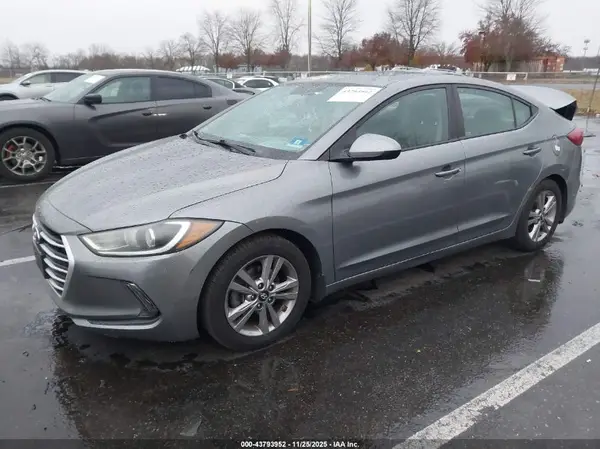 KMHD84LF5JU557770 2018 HYUNDAI ELANTRA - Image 2
