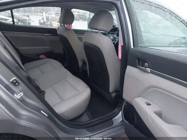 KMHD84LF5JU557770 2018 HYUNDAI ELANTRA - Image 8