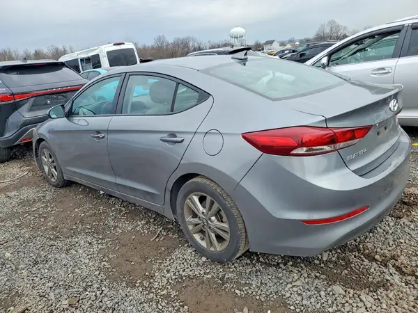 KMHD84LF5JU567473 2018 HYUNDAI ELANTRA - Image 2