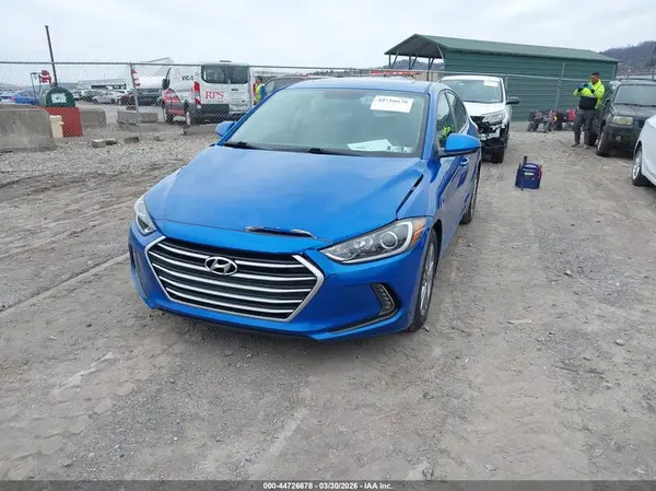 KMHD84LF5JU577081 2018 HYUNDAI ELANTRA - Image 2