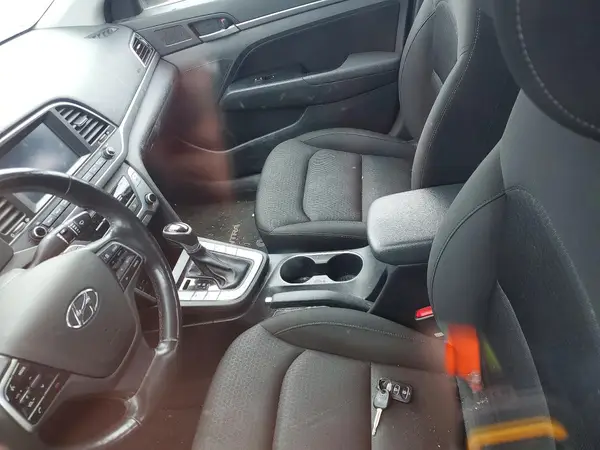 KMHD84LF5JU582619 2018 HYUNDAI ELANTRA - Image 8