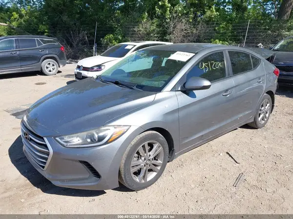 KMHD84LF5JU585617 2018 HYUNDAI ELANTRA - Image 2