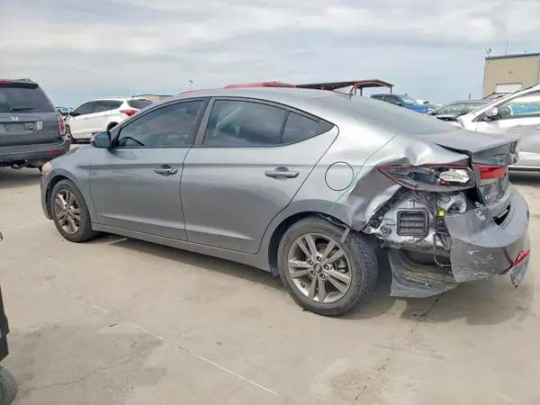 KMHD84LF5JU589232 2018 HYUNDAI ELANTRA - Image 2