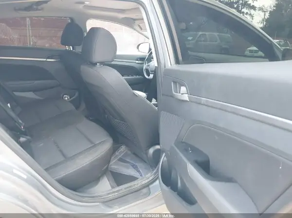 KMHD84LF5JU595872 2018 HYUNDAI ELANTRA - Image 8