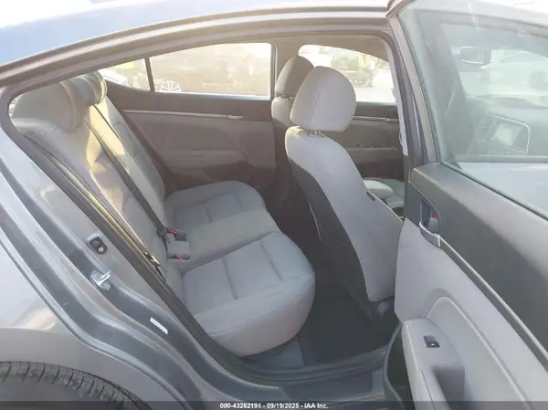 KMHD84LF5JU608314 2018 HYUNDAI ELANTRA - Image 8