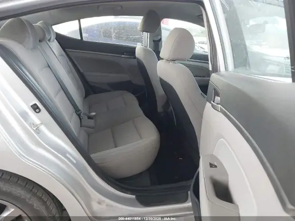 KMHD84LF5JU610547 2018 HYUNDAI ELANTRA - Image 8