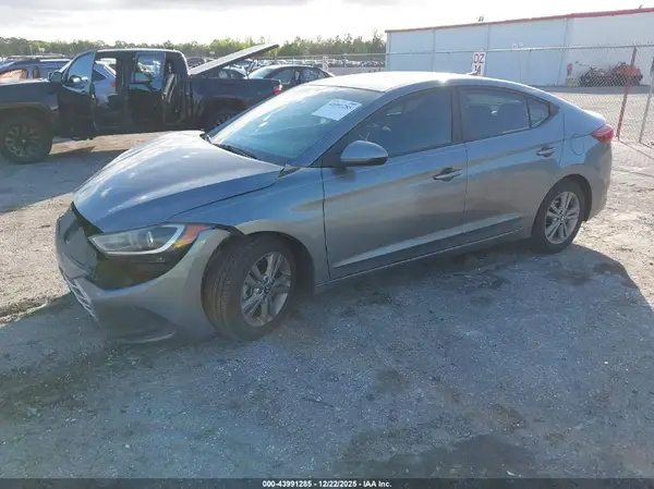 KMHD84LF5JU613917 2018 HYUNDAI ELANTRA - Image 2