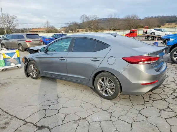 KMHD84LF5JU615246 2018 HYUNDAI ELANTRA - Image 2