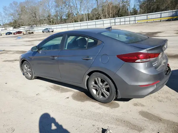 KMHD84LF5JU615425 2018 HYUNDAI ELANTRA - Image 2