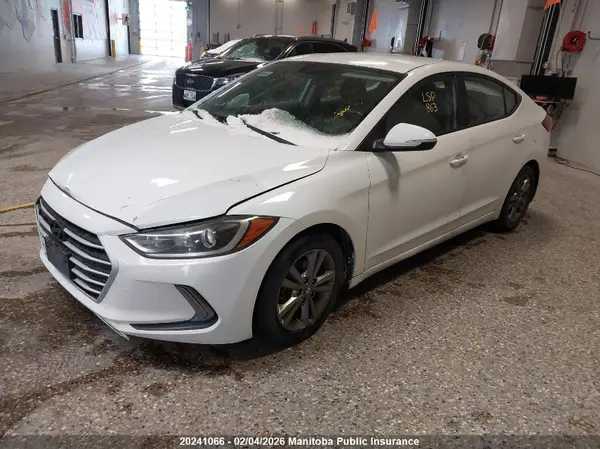 KMHD84LF5JU615831 2018 HYUNDAI ELANTRA - Image 2