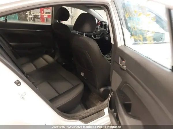 KMHD84LF5JU615831 2018 HYUNDAI ELANTRA - Image 8
