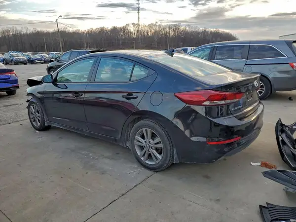 KMHD84LF5JU620821 2018 HYUNDAI ELANTRA - Image 2