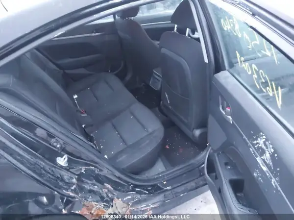 KMHD84LF5JU633021 2018 HYUNDAI ELANTRA - Image 8